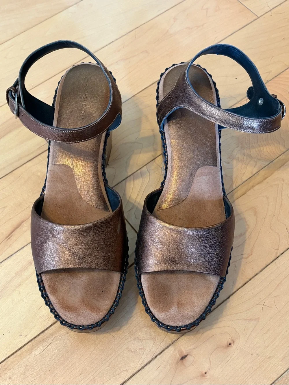 Rachel Comey Metallic Bronze Leather Wooden Block Heel Sandals size ten (10)